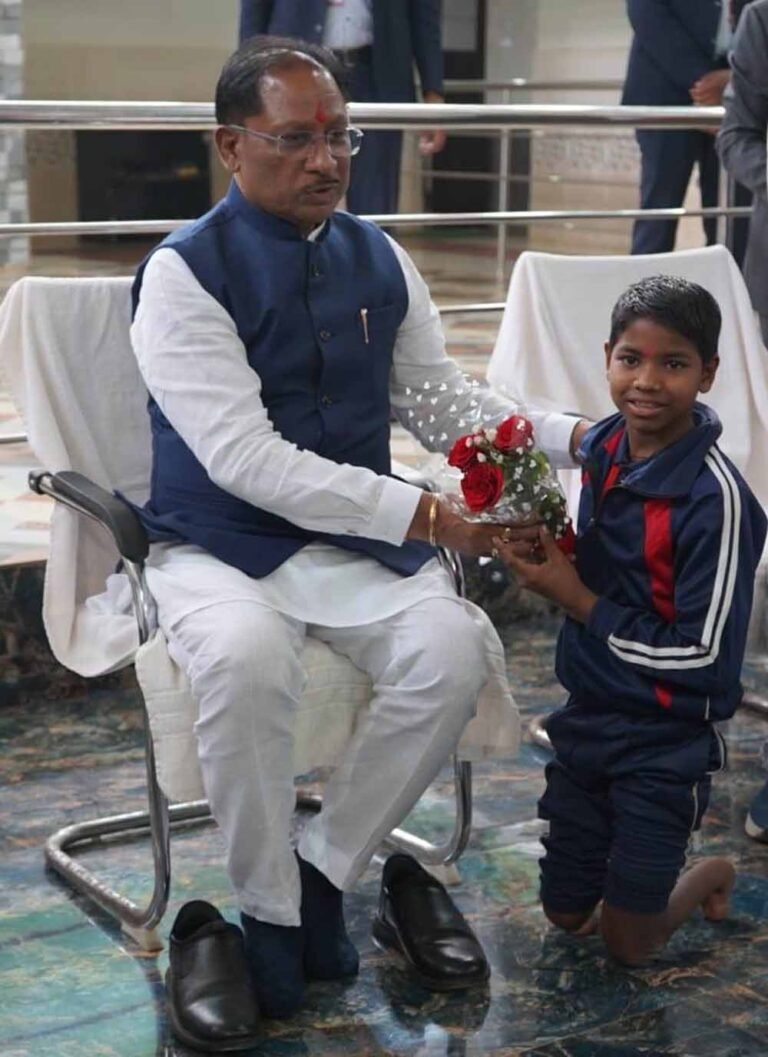 परिवहन सुविधा की सौगात: नारायणपुर के परीयना दिव्यांग आवासीय विद्यालय को मिलेगी बस