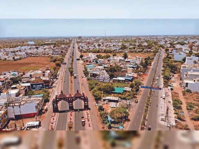 आधी राह पर इंदौर-उज्जैन सिक्स लेन, अधूरे ब्रिज-फ्लाईओवर से अटका काम; 2027 तक पूरा करने का दावा