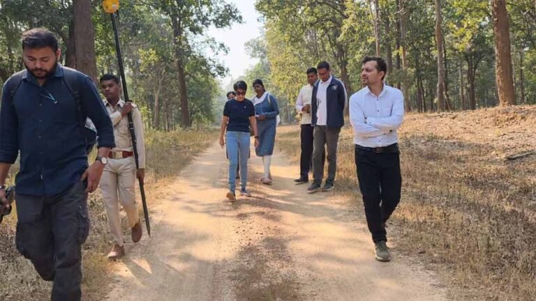 मैदानी प्रशिक्षण का अनुभव: बारनवापारा में प्रशिक्षु IFS अधिकारियों की ट्रेनिंग