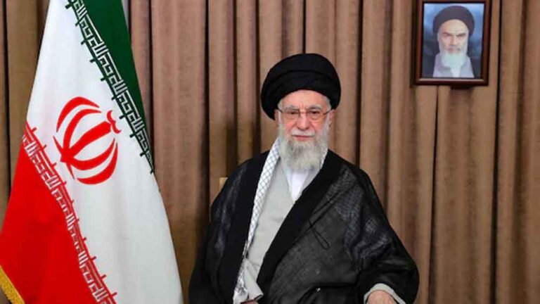 सड़कों पर उमड़ा आक्रोश: प्रदर्शनकारियों को संबोधित करते हुए खामेनेई ने ट्रंप पर साधा निशाना