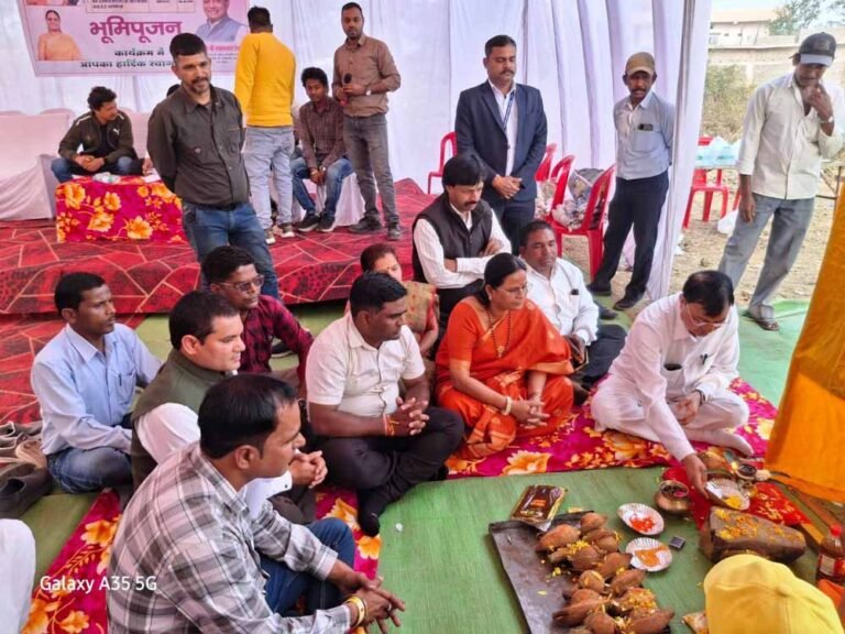 शहर विकास की मजबूत नींव: उद्योग मंत्री लखनलाल देवांगन और महापौर संजूदेवी राजपूत ने किया भूमिपूजन