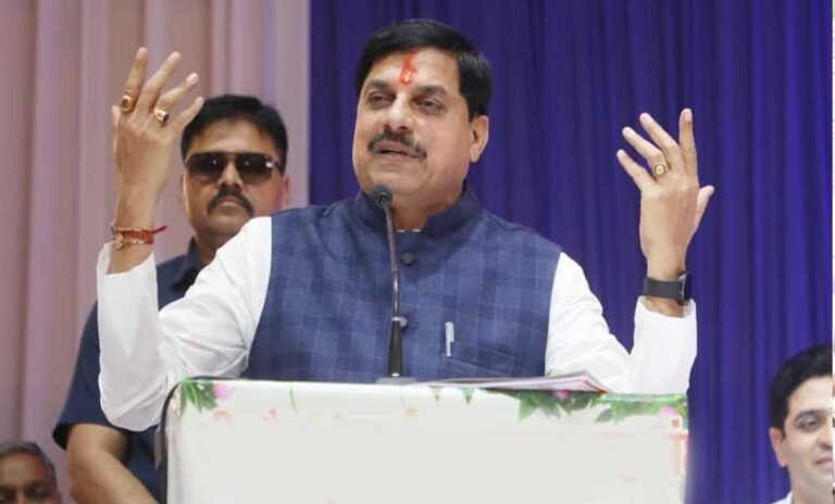 मप्र अपडेट: 10 साल से सेवा देने वाले संविदा कर्मचारी अब होंगे नियमित, मोहन यादव ने किया ऐलान