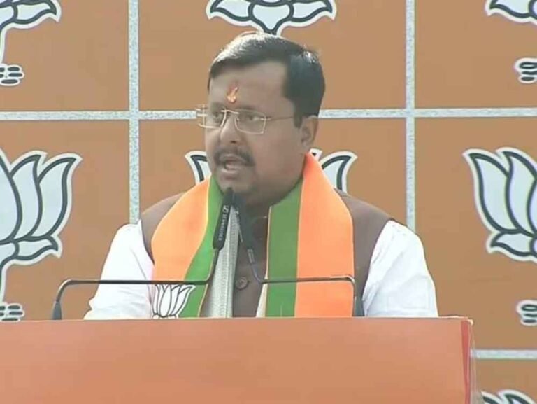 ताजपोशी मंच से PM मोदी का संदेश: नितिन नवीन के साथ राजनाथ सिंह और गडकरी को क्यों किया याद