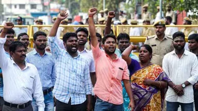 फेक खबर ने मचाई तबाही: ओडिशा में भीड़ ने की तोड़फोड़ और आगजनी