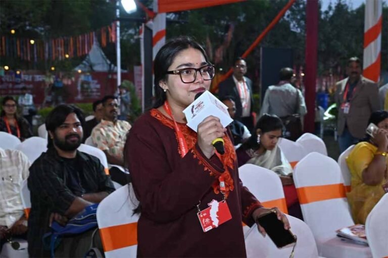 रायपुर साहित्य उत्सव: ओपन माइक ने प्रतिभाओं को बनाया केंद्र बिंदु