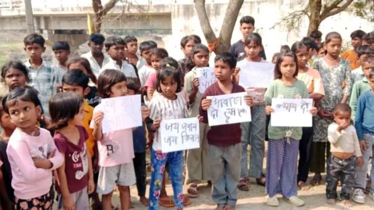 किसानों की अगली पीढ़ी सड़क पर: पांगरी बांध मुआवजे को लेकर बुरहानपुर में बच्चों का आंदोलन