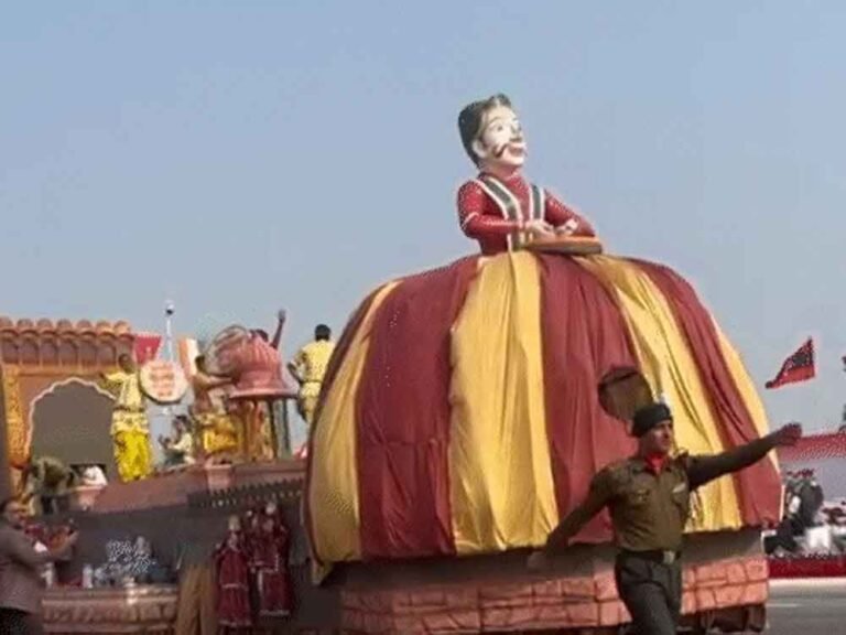 सेना दिवस परेड में दिखा राजस्थान का रंग, विशाल कठपुतली ने बिखेरी लोक कलाओं की छटा