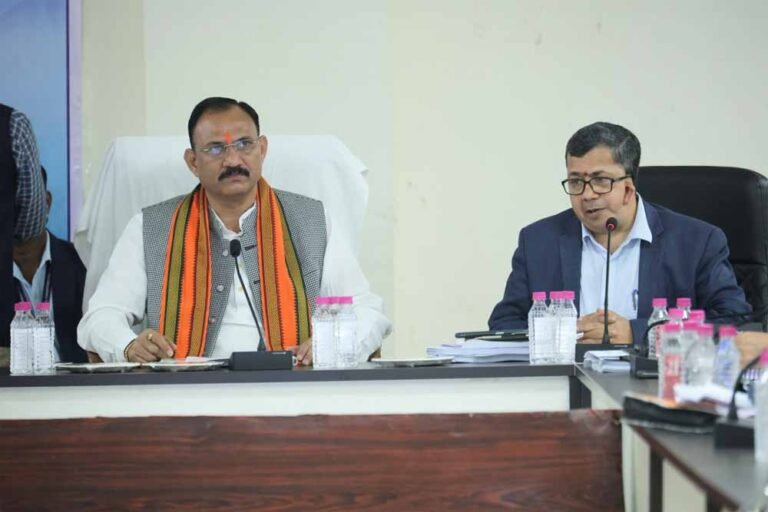 स्वास्थ्य एवं परिवार कल्याण मंत्री श्याम बिहारी जायसवाल