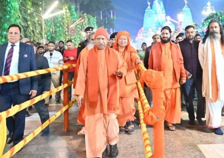 सीएम योगी ने संक्रांति पर्व पर लॉन्च किया खास कैलेंडर, परंपरा और संस्कृति की दिखेगी झलक