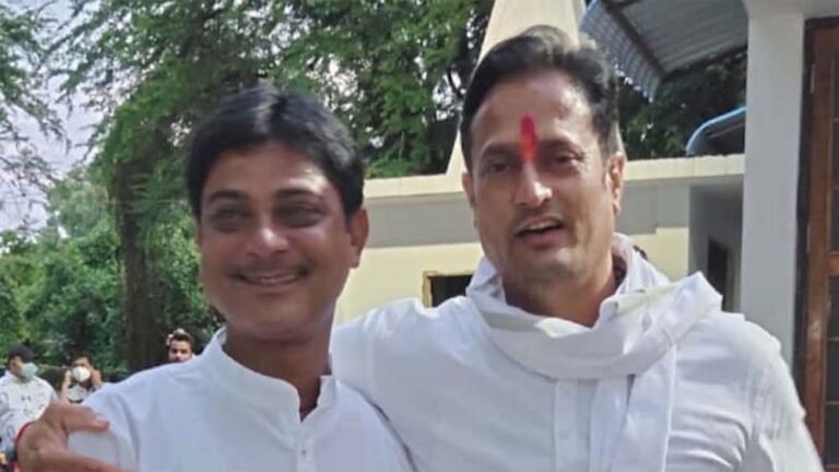 चुनावी दौरे पर असम गए कांग्रेस नेता रूपेश ठाकुर का निधन, राजनीतिक गलियारों में शोक की लहर