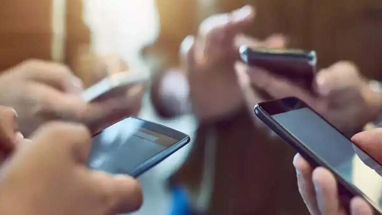 सरकार कर सकती है मोबाइल डेटा पर नया टैक्स, हर GB डेटा के लिए एक्स्ट्रा चार्ज का सुझाव