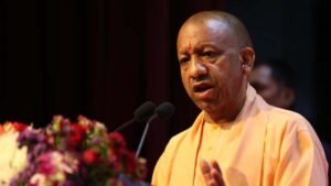 कैलाश मानसरोवर यात्रा से लौटे 555 श्रद्धालुओं को सीएम योगी ने दी ₹1-1 लाख की सहायता