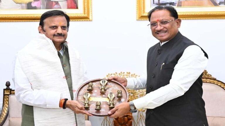 मध्यप्रदेश के उपमुख्यमंत्री राजेंद्र शुक्ला ने मुख्यमंत्री से की सौजन्य मुलाकात