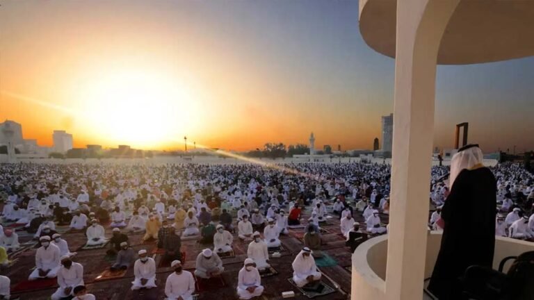 मुस्लिम देश में खुले में नमाज पर रोक, सरकार ने जनता से कहा- ‘मस्जिद के अंदर ही करें इबादत’