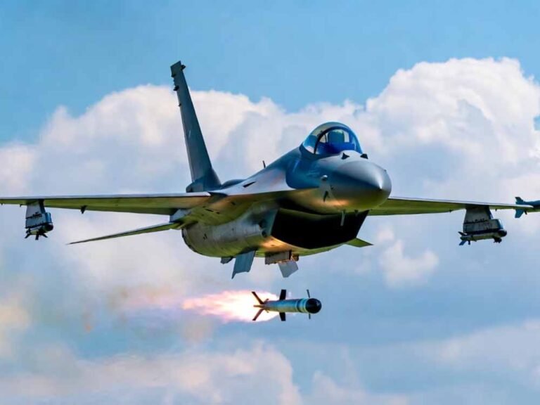 तेजस MK-2 बनेगा भारत का ‘मिनी राफेल’… बंकर फाड़ने वाली मिसाइलों से दुश्मनों में खौफ