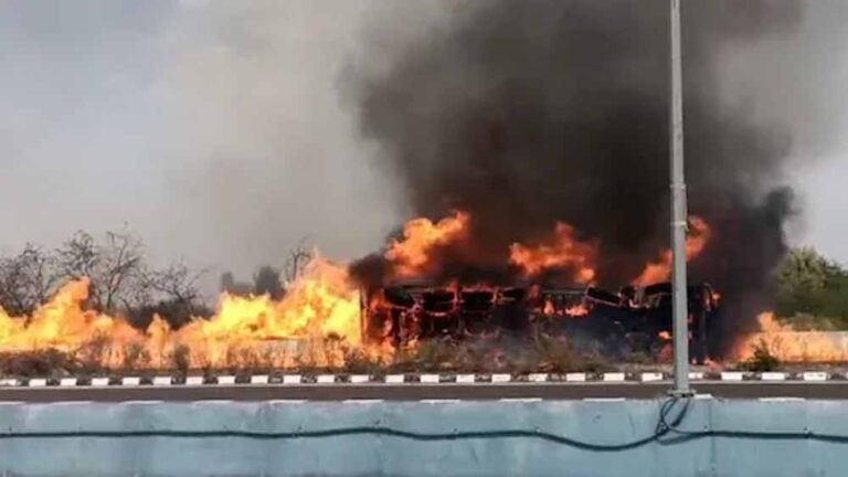 हाईवे बना आग का दरिया: तेल टैंकर हादसे के बाद 200 मीटर तक फैली लपटें, एक व्यक्ति की दर्दनाक मौत