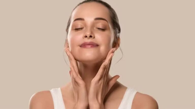 सही मॉइस्चर से पाएं दमकती और हेल्दी स्किन