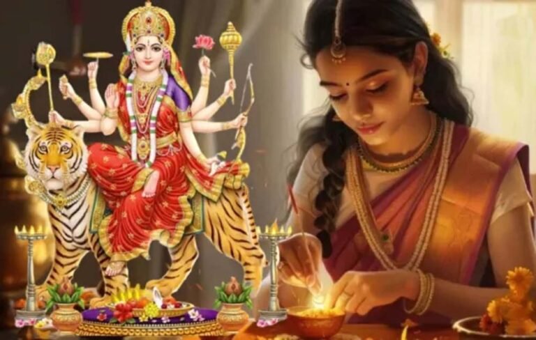 महाष्टमी के दिन यहां दीप जलाने से मिलता है मां दुर्गा का आशीर्वाद