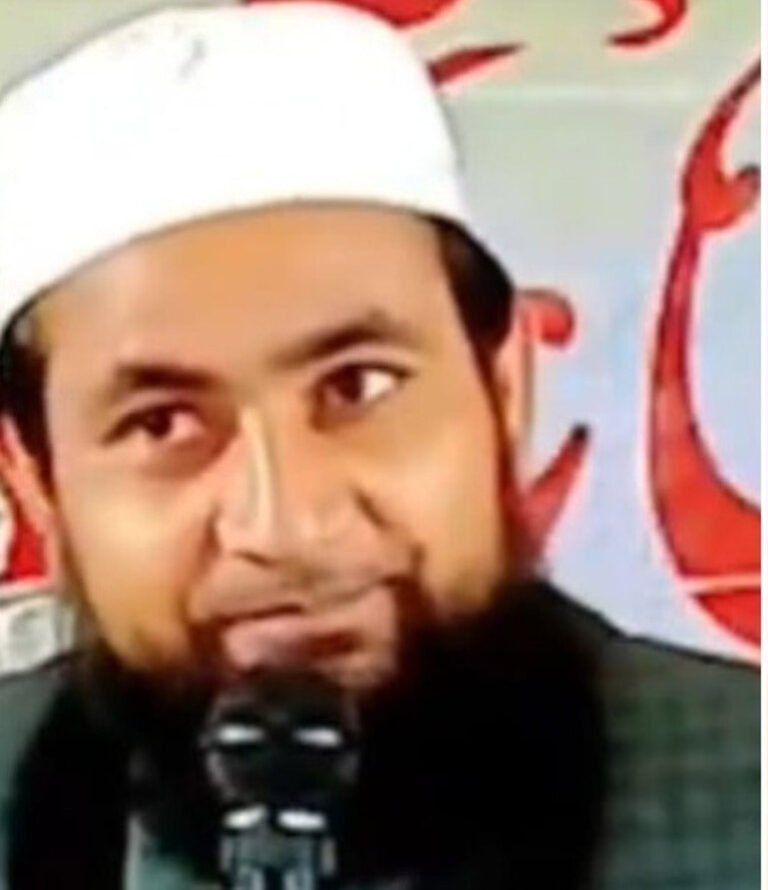 यूपी एसटीएफ की बड़ी कार्रवाई, हाथ जोड़कर माफी मांगता दिखा मौलाना, लंगड़ाते हुए निकला जुलूस