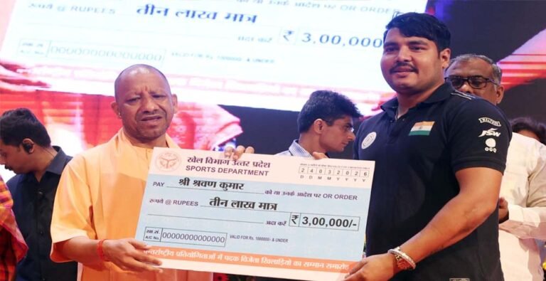 योगी सरकार के सहयोग से ‘आत्मनिर्भर उत्तर प्रदेश’ का संकल्प साकार कर रहे युवा उद्यमी