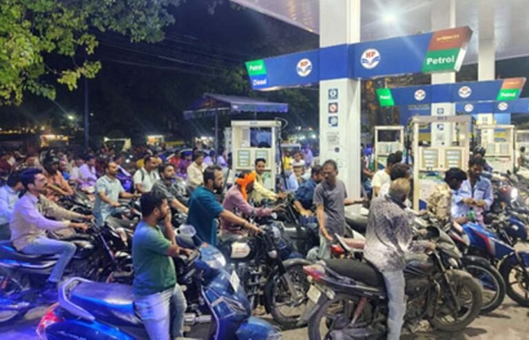 इंदौर में पेट्रोल और डीजल की कोई कमी नहीं, प्रशासन का भरोसा, पंपों पर होगा अनाउंसमेंट