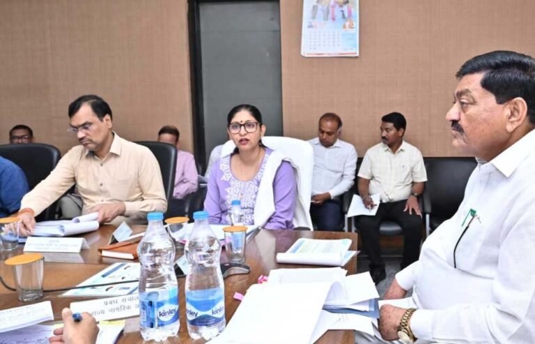 समीक्षा बैठक में खाद्य विभाग की सचिव रीना बाबा साहब कंगाले ने की अहम चर्चा