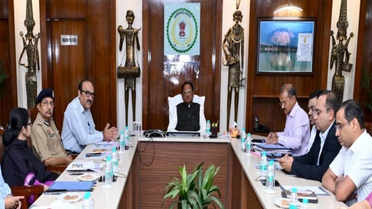 CM ने पश्चिम एशिया की स्थिति पर उच्चस्तरीय बैठक की, वीडियो कॉन्फ्रेंसिंग से कमिश्नर, आईजी और कलेक्टरों को निर्देश