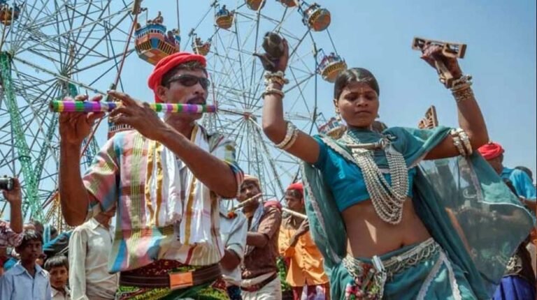 भगोरिया मेले में रील क्रेज़, 5 दिन में 3000 फॉलोअर्स बढ़े, ₹500 में मिल रही इंस्टेंट एडिटिंग सर्विस