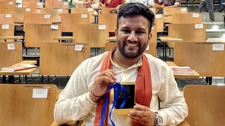 धार के लाल पक्षाल सेक्रेटरी ने UPSC में 8वीं रैंक हासिल कर देशभर में लहराया परचम