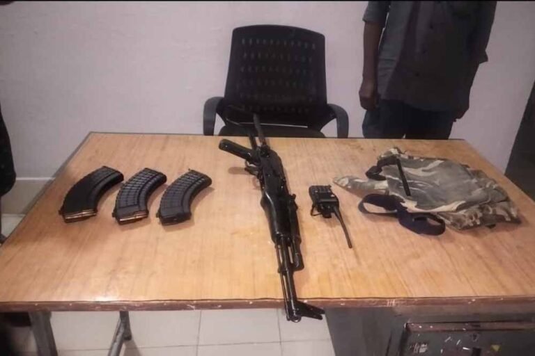 छत्तीसगढ़ में बड़ी सफलता: 8-8 लाख के इनामी 2 नक्सली AK-47 के साथ आत्मसमर्पण