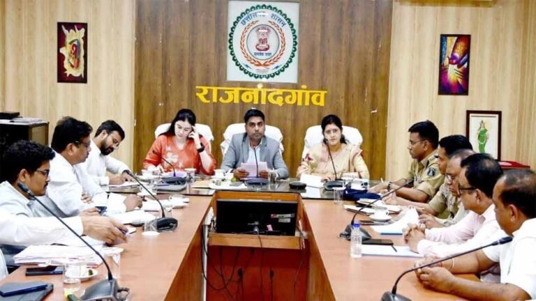 माँ बम्लेश्वरी धाम में चैत्र नवरात्रि मेले के दौरान बढ़ाएं सुविधाएं और सुरक्षा व्यवस्था: कलेक्टर