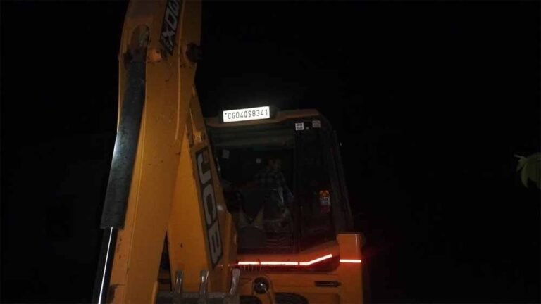 खनिज-पुलिस की संयुक्त रेड: भारी मशीनरी के साथ 11 हाइवा पकड़े, मचा हड़कंप