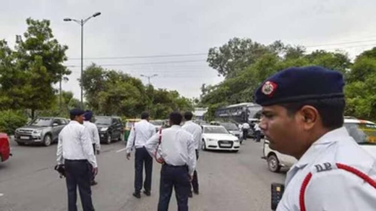 दिल्ली में मैच के चलते आज 10 घंटे तक कई रास्तों पर नो एंट्री