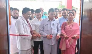 वाणिज्य, उद्योग एवं श्रम मंत्री  देवांगन ने