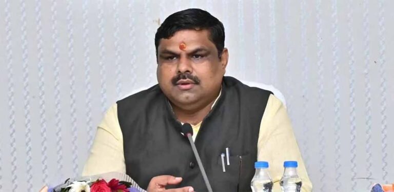 विधि एवं विधायी कार्य विभाग मंत्री  गजेन्द्र यादव ने इस बजट केे लिए सदन के सदस्यों से सुझाव भी लिए