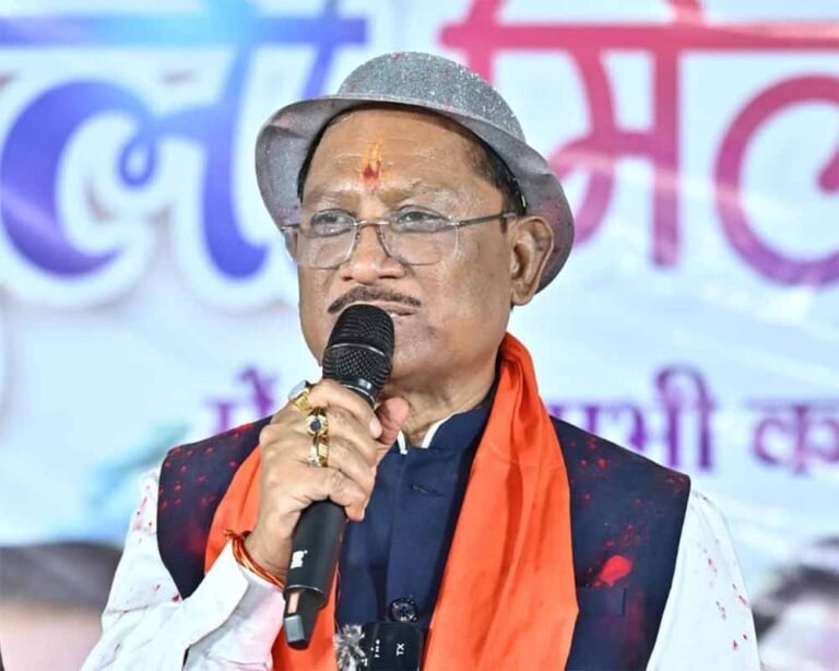 बिरगांव होली मिलन समारोह में शामिल हुए मुख्यमंत्री, प्रदेशवासियों को दी होली की शुभकामनाएं