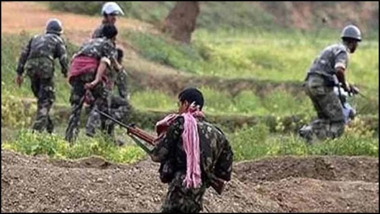 हिंसा छोड़ मुख्यधारा में लौटे 15 माओवादी, 9 महिला कैडर भी शामिल