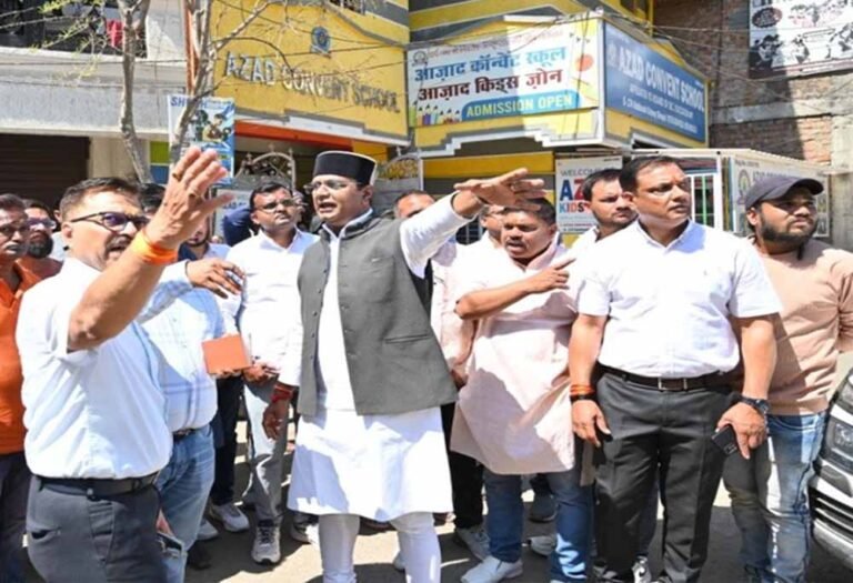 शासकीय भूमि से अवैध कब्जे, मदरसे, फैक्ट्री और मांस की दुकानें हटाने के निर्देश