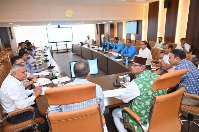 खिलाड़ियों के बेहतर प्रदर्शन के लिये प्रशिक्षकों को दी जिम्मेदारी