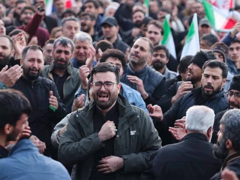 खामेनेई की मौत के बाद ईरान का इजरायल पर मिसाइल अटैक