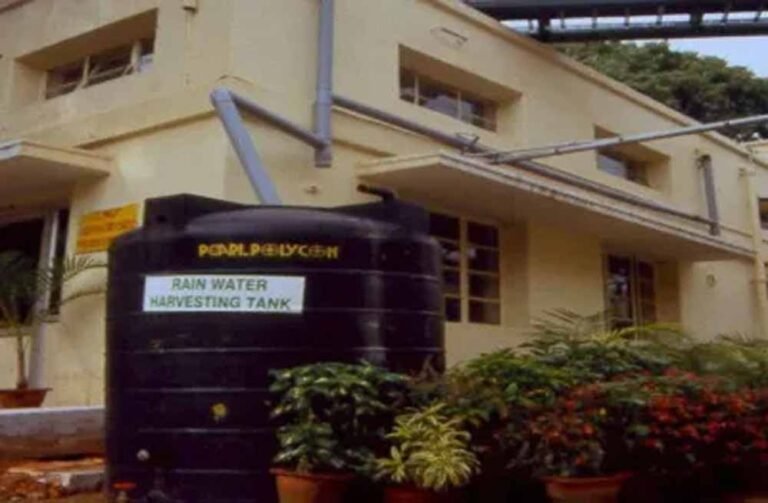 जल संरक्षण पर सख्ती: सरकारी कार्यालयों व पीएम आवास में वर्षा जल संचयन जरूरी