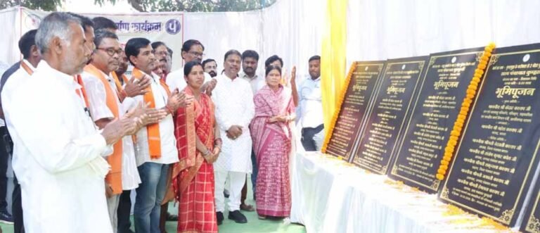 वन मंत्री  कश्यप ने मुरकुची और पखना कोंगेरा में दी विकास कार्यों की सौगात