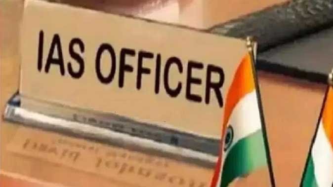 IAS अफसरों की भारी कमी: 1300 पद खाली, क्या लड़खड़ा रहा है देश का प्रशासनिक ढांचा?