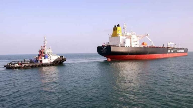 संघर्ष के साये में तेल आपूर्ति जारी, भारत आ रहे जहाज होर्मुज जलडमरूमध्य से गुजरेंगे