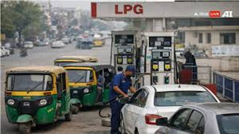 गैस के लिए मारामारी, भूखे-प्यासे लाइन में खड़े ऑटो चालक, थमने लगी अजमेर की रफ्तार