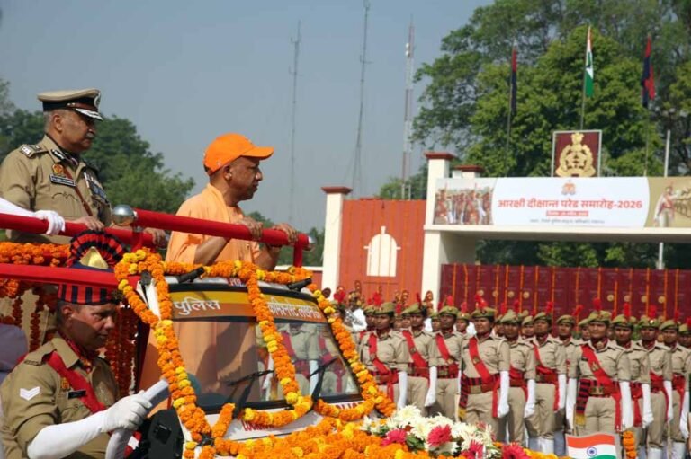 मुख्यमंत्री के सम्मान से आरक्षियों में जोश, DGP ने दिलाई सेवा और ईमानदारी की शपथ