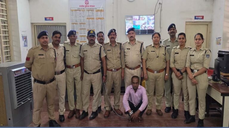 थाना अरेरा हिल्स पुलिस ने गांजा तस्कर को किया गिरफ्तार, 1300 ग्राम गांजा जप्त