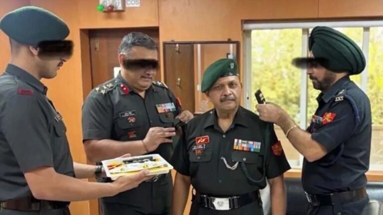 ब्रिगेडियर बने कर्नल श्रीकांत पुरोहित, रिटायरमेंट पर रोक का आदेश