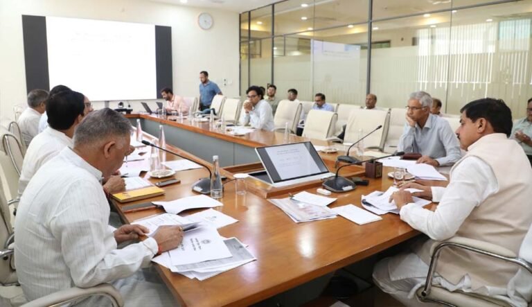 रोजगारोन्मुखी कोर्स डिज़ाइन करें – मुख्यमंत्री डॉ. यादव का अहम निर्देश