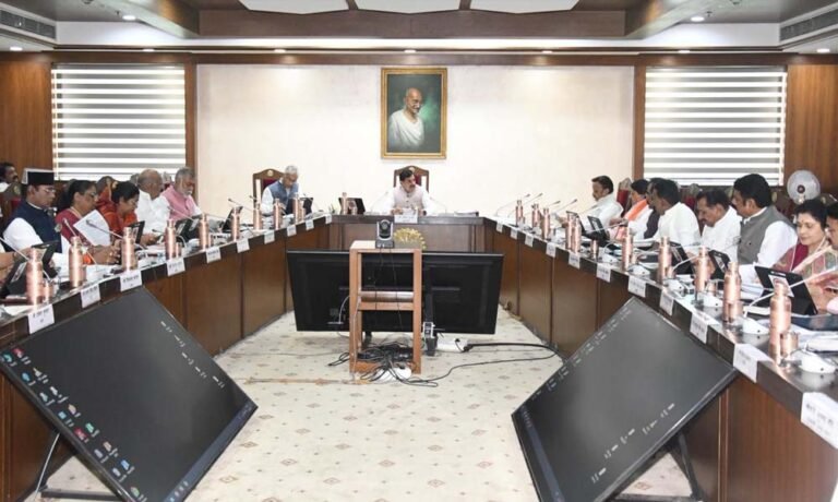 प्रदेश में सड़कों का जाल बिछाने की तैयारी, इंफ्रास्ट्रक्चर पर सरकार ने किया बड़ा दांव, कैबिनेट में लिए गए फैसले